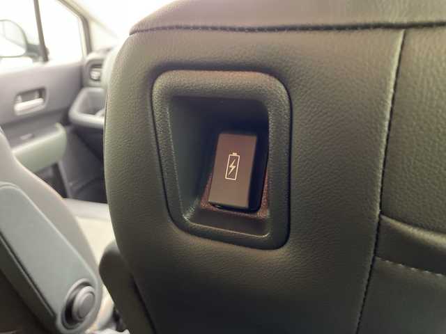 ホンダ フリード ハイブリット e:HEV クロスター 愛知県 2025(令7)年 0.1千km プラチナホワイトパール 登録済未使用車/純正9インチメモリナビ　LXM-242ZFNI/フルセグTV/USB/BT/AM/FM/Apple Car Play/Android Auto/バックカメラ/ハーフレザーシート/シートヒーター　D/N席/ホンダセンシング/衝突軽減ブレーキ（CMBS/車線維持支援システム（LKAS/路外逸脱抑制機能/先行車発進お知らせ機能/渋滞追従機能付アダプティブクルーズコントロール（ACC/オートハイビーム（AHB/誤発進抑制機能/ブラインドスポットインフォメーション（BSI/標識認識/リアクーラー機能/スマートキー/プッシュスタート/ルーフレール/USBポート/革巻きステアリング/LEDオートライト/LEDフォグランプ/電動格納ミラー/純正15インチAW