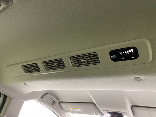 ホンダ フリード ハイブリット e:HEV クロスター 愛知県 2025(令7)年 0.1千km プラチナホワイトパール 登録済未使用車/純正9インチメモリナビ　LXM-242ZFNI/フルセグTV/USB/BT/AM/FM/Apple Car Play/Android Auto/バックカメラ/ハーフレザーシート/シートヒーター　D/N席/ホンダセンシング/衝突軽減ブレーキ（CMBS/車線維持支援システム（LKAS/路外逸脱抑制機能/先行車発進お知らせ機能/渋滞追従機能付アダプティブクルーズコントロール（ACC/オートハイビーム（AHB/誤発進抑制機能/ブラインドスポットインフォメーション（BSI/標識認識/リアクーラー機能/スマートキー/プッシュスタート/ルーフレール/USBポート/革巻きステアリング/LEDオートライト/LEDフォグランプ/電動格納ミラー/純正15インチAW