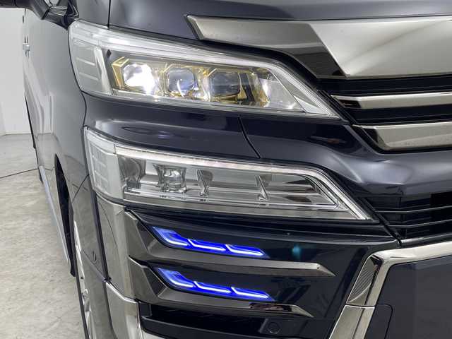 トヨタ ヴェルファイア Z ゴールデンアイズ 三重県 2021(令3)年 2.8万km スパークリングブラックパールクリスタルシャイン /禁煙車//純正10.5ナビ//JBLサウンド//全方位カメラ//ツインムーンルーフ//純正13インチ後席モニター//モデリスタエアロ//デジタルインナーミラー//シグネチャーライト//パワーバックドア//シーケンシャルウインカー//ブレーキホールド//トヨタセーフティセンス//レーダークルーズコントロール//BSM//純正ビルトインETC//両側パワースライドドア//パワーバックドア//純正前後ドラレコ//リアクロストラフィックアラーム//WAC//Blu-ray再生可能