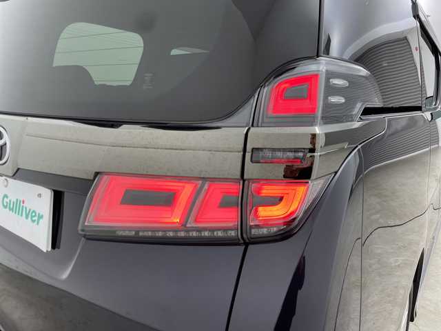 トヨタ ヴェルファイア Z ゴールデンアイズ 三重県 2021(令3)年 2.8万km スパークリングブラックパールクリスタルシャイン /禁煙車//純正10.5ナビ//JBLサウンド//全方位カメラ//ツインムーンルーフ//純正13インチ後席モニター//モデリスタエアロ//デジタルインナーミラー//シグネチャーライト//パワーバックドア//シーケンシャルウインカー//ブレーキホールド//トヨタセーフティセンス//レーダークルーズコントロール//BSM//純正ビルトインETC//両側パワースライドドア//パワーバックドア//純正前後ドラレコ//リアクロストラフィックアラーム//WAC//Blu-ray再生可能