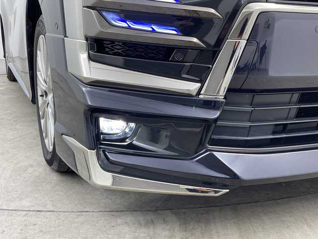トヨタ ヴェルファイア Z ゴールデンアイズ 三重県 2021(令3)年 2.8万km スパークリングブラックパールクリスタルシャイン /禁煙車//純正10.5ナビ//JBLサウンド//全方位カメラ//ツインムーンルーフ//純正13インチ後席モニター//モデリスタエアロ//デジタルインナーミラー//シグネチャーライト//パワーバックドア//シーケンシャルウインカー//ブレーキホールド//トヨタセーフティセンス//レーダークルーズコントロール//BSM//純正ビルトインETC//両側パワースライドドア//パワーバックドア//純正前後ドラレコ//リアクロストラフィックアラーム//WAC//Blu-ray再生可能