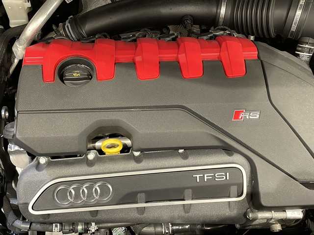 アウディ ＲＳＱ３ スポーツバック 新潟県 2021(令3)年 2.7万km グレー Bang & Olufsen 3Dサウンドシステム/カーボンエンジンカバー/RS スポーツエキゾーストシステム/デコラティブパネル カーボン/カラードブレーキキャリパーレッド/バーチャルコックピット/MMIナビゲーション/・Apple Car Play/・Android Auto/・TV/アダプティブクルーズアシスト/アダプティブクルーズコントロール/アウディパーキングシステム/ヒルディセントアシスト/Audi ユニバーサルトラフィックレコーダー/アンビエントライト/ETC2.0/シートヒーター/ワイヤレス充電