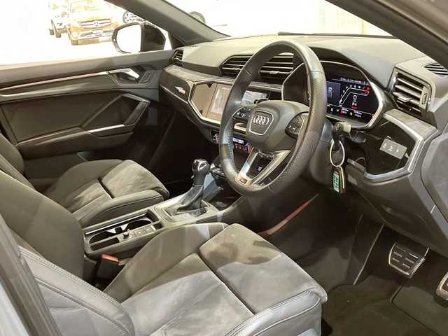 アウディ ＲＳＱ３ スポーツバック 新潟県 2021(令3)年 2.7万km グレー Bang & Olufsen 3Dサウンドシステム/カーボンエンジンカバー/RS スポーツエキゾーストシステム/デコラティブパネル カーボン/カラードブレーキキャリパーレッド/バーチャルコックピット/MMIナビゲーション/・Apple Car Play/・Android Auto/・TV/アダプティブクルーズアシスト/アダプティブクルーズコントロール/アウディパーキングシステム/ヒルディセントアシスト/Audi ユニバーサルトラフィックレコーダー/アンビエントライト/ETC2.0/シートヒーター/ワイヤレス充電