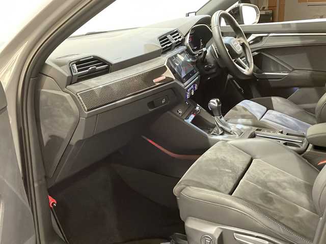 アウディ ＲＳＱ３ スポーツバック 新潟県 2021(令3)年 2.7万km グレー Bang & Olufsen 3Dサウンドシステム/カーボンエンジンカバー/RS スポーツエキゾーストシステム/デコラティブパネル カーボン/カラードブレーキキャリパーレッド/バーチャルコックピット/MMIナビゲーション/・Apple Car Play/・Android Auto/・TV/アダプティブクルーズアシスト/アダプティブクルーズコントロール/アウディパーキングシステム/ヒルディセントアシスト/Audi ユニバーサルトラフィックレコーダー/アンビエントライト/ETC2.0/シートヒーター/ワイヤレス充電