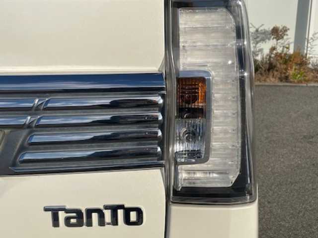 ダイハツ タント カスタム RS トップED SA Ⅲ 福島県 2018(平30)年 9.5万km パールホワイトⅢ (株)IDOMが運営する【じしゃロンいわき店】の自社ローン対象車両になります。こちらは現金ご利用時の価格です。自社ローンご希望の方は別途その旨お申付け下さい。//登録時94816km/LEDヘッドライト/純正フォグ/純正アルミ15インチ/純正ナビ・TV/　CD/DVD/BT/フルセグ/バックカメラ/両側パワースライドドア/ハーフレザーシート/運転席シートヒーター/ミラーウィンカー/ETC/スマートキー