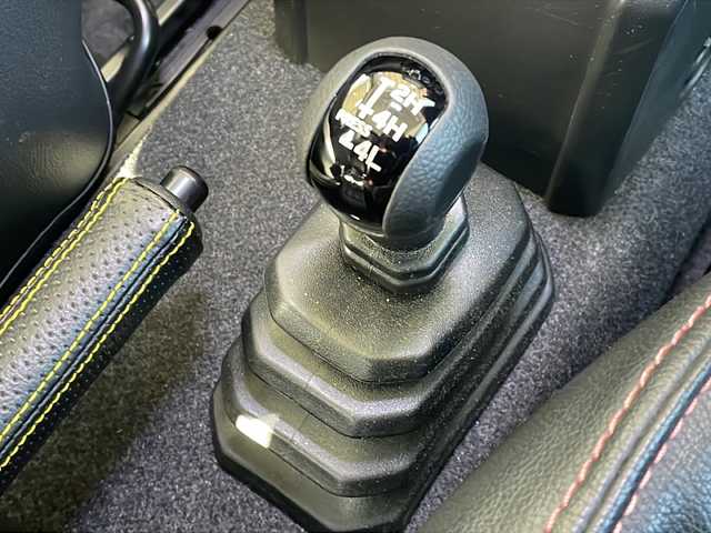 スズキ ジムニー XL 長野県 2019(令1)年 3.8万km スペリアホワイト 純正8型ナビフルセグTV/社外16インチアルミ/ＢＦグッドリッチＭ／Ｔ/リフトアップ/ラテラルロッド/社外ボンネット/社外マフラー/社外前後バンパー/社外グリル/社外テール/社外スキッドプレート/社外デフガード/社外オーバーフェンダー/バックカメラ/レザー調シートカバー/プッシュスタート/ワンオーナー