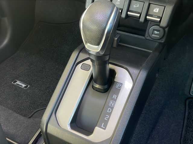 スズキ ジムニー XL 長野県 2019(令1)年 3.8万km スペリアホワイト 純正8型ナビフルセグTV/社外16インチアルミ/ＢＦグッドリッチＭ／Ｔ/リフトアップ/ラテラルロッド/社外ボンネット/社外マフラー/社外前後バンパー/社外グリル/社外テール/社外スキッドプレート/社外デフガード/社外オーバーフェンダー/バックカメラ/レザー調シートカバー/プッシュスタート/ワンオーナー