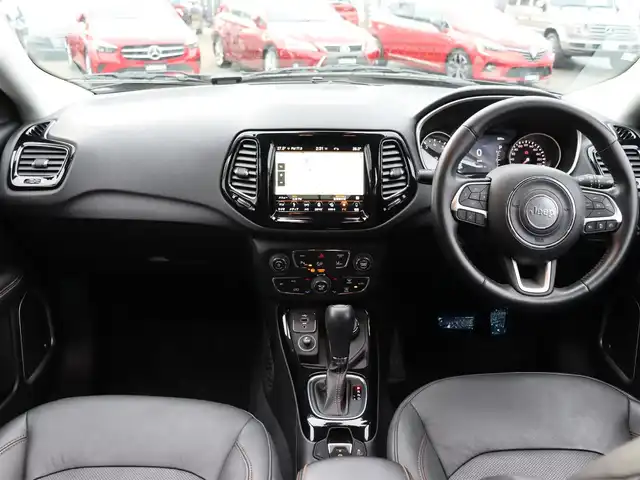 クライスラー・ジープ ジープ コンパス リミテッド 宮城県 2018(平30)年 3.1万km 黒 純正ナビＴＶ/・フルセグ・ＢＴ・ＵＳＢ・ＡＵＸ/ドライブアシスタンス/・衝突警告/・レーンセンス/・ブラインドスポット/・前後パークセンサー/アダプティブクルーズコントロール/バックカメラ/ビーツプレミアムサウンド/アクティブパークセンス/ブラックレザーシート/Ｄ席メモリー機能付きパワーシート/左右シートヒーター/ドライブモードセレクト/オートライト/オートハイビーム/純正１８インチＡＷ/デュアルオートエアコン