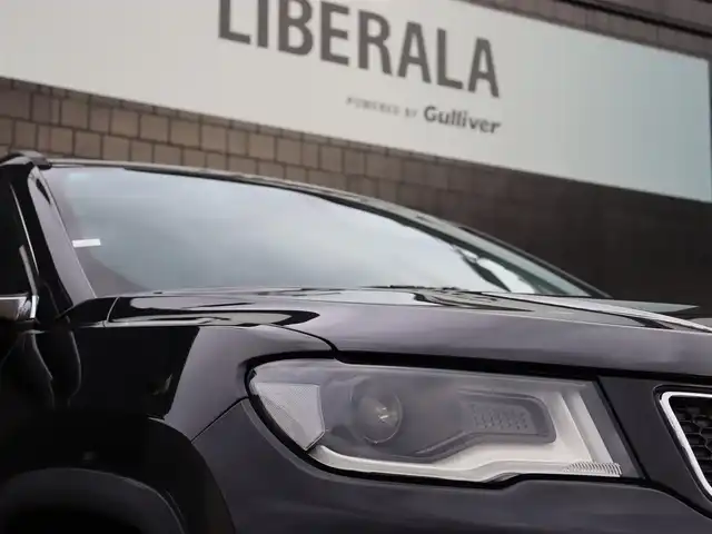 クライスラー・ジープ ジープ コンパス リミテッド 宮城県 2018(平30)年 3.1万km 黒 純正ナビＴＶ/・フルセグ・ＢＴ・ＵＳＢ・ＡＵＸ/ドライブアシスタンス/・衝突警告/・レーンセンス/・ブラインドスポット/・前後パークセンサー/アダプティブクルーズコントロール/バックカメラ/ビーツプレミアムサウンド/アクティブパークセンス/ブラックレザーシート/Ｄ席メモリー機能付きパワーシート/左右シートヒーター/ドライブモードセレクト/オートライト/オートハイビーム/純正１８インチＡＷ/デュアルオートエアコン