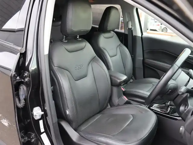 クライスラー・ジープ ジープ コンパス リミテッド 宮城県 2018(平30)年 3.1万km 黒 純正ナビＴＶ/・フルセグ・ＢＴ・ＵＳＢ・ＡＵＸ/ドライブアシスタンス/・衝突警告/・レーンセンス/・ブラインドスポット/・前後パークセンサー/アダプティブクルーズコントロール/バックカメラ/ビーツプレミアムサウンド/アクティブパークセンス/ブラックレザーシート/Ｄ席メモリー機能付きパワーシート/左右シートヒーター/ドライブモードセレクト/オートライト/オートハイビーム/純正１８インチＡＷ/デュアルオートエアコン