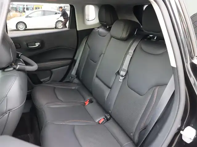 クライスラー・ジープ ジープ コンパス リミテッド 宮城県 2018(平30)年 3.1万km 黒 純正ナビＴＶ/・フルセグ・ＢＴ・ＵＳＢ・ＡＵＸ/ドライブアシスタンス/・衝突警告/・レーンセンス/・ブラインドスポット/・前後パークセンサー/アダプティブクルーズコントロール/バックカメラ/ビーツプレミアムサウンド/アクティブパークセンス/ブラックレザーシート/Ｄ席メモリー機能付きパワーシート/左右シートヒーター/ドライブモードセレクト/オートライト/オートハイビーム/純正１８インチＡＷ/デュアルオートエアコン