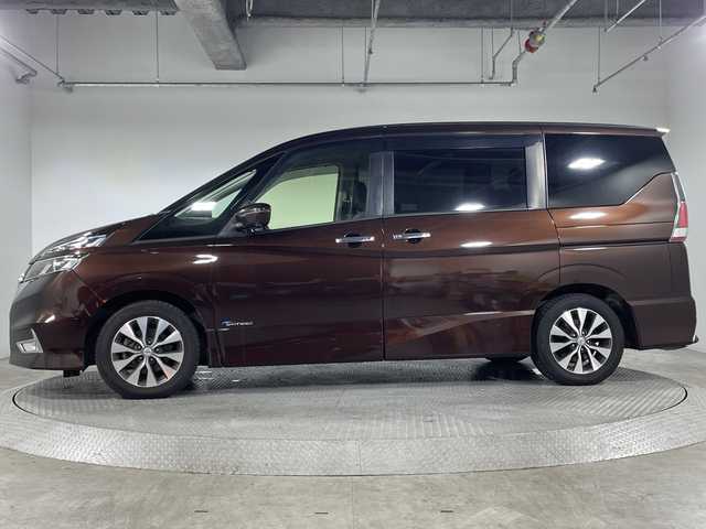 日産 セレナ ハイウェイスター Vセレクション 神奈川県 2017(平29)年 6.5万km インペリアルアンバーP 純正９インチナビ（MM517D-L）/(CD/DVD/BD/BT/フルセグ)/アラウンドビューモニター/純正フリップダウンモニター　/両側パワースライドドア　/ビルトインＥＴＣ　/純正アルミホイール/アイドリングストップ　/スマートキー　/オートライト　/ＬＥＤヘッドライト　/社外前方ドライブレコーダー　/純正１６インチAW/シートリフター/ドアバイザー/社外フロアマット/Wエアバッグ/ABS