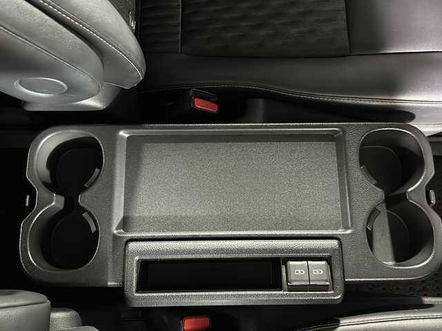 トヨタ ノア ハイブリッド S－Z 沖縄県 2023(令5)年 4.1万km ホワイトパールクリスタルシャイン 禁煙車/県外仕入れ/純正メーカオプションディスプレイオーディオ/Bluetooth接続あり/バックカメラ/ドライブレコーダー前方/クルーズコントロール/トヨタセーフティセンス/・プリクラッシュセーフティ/・レーントレーシングアシスト/・ロードサインアシスト/・レーダークルーズコントロール/・オートマチックハイビーム/ビルトインETC2.0/ハーフレザーシート/前席シートヒーター/両側パワースライドドア/純正アルミホイール/オートライト/オートマチックハイビーム/LEDヘッドライト