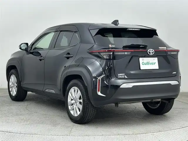 トヨタ ヤリスクロス G 道央・札幌 2022(令4)年 2.8万km ブラックマイカ ・ワンオーナー/・４WD/・寒冷地仕様/・純正ディスプレイオーディオ/・BT/USB/Type-C（ナビ更新なし）/・アラウンドビューモニター/・ビルトインETC/・ドライブレコーダー（シュガーソケット型）/・トヨタセーフティセンス/・プリクラッシュセーフティ/・レーンキープアシスト/・レーダークルーズコントロール/・クリアランスソナー/・ブラインドスポットモニター/・ダウンヒルアシストコントロール/・オートマチックハイビーム/・LEDヘッドライト/・前席シートヒーター/・ステアリングヒーター/・パワーバックドア/・純正16インチAW/・16インチ夏タイヤ積込（ゴムのみ）/・純正フロアマット/・プッシュスタート/・スマートキー/・取扱説明書