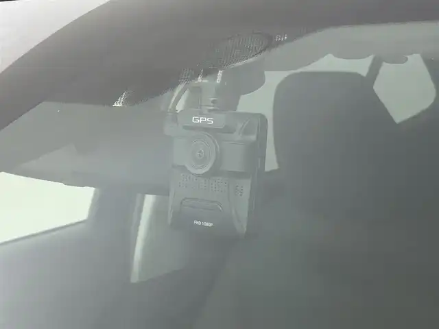 トヨタ ヤリスクロス G 道央・札幌 2022(令4)年 2.8万km ブラックマイカ ・ワンオーナー/・４WD/・寒冷地仕様/・純正ディスプレイオーディオ/・BT/USB/Type-C（ナビ更新なし）/・アラウンドビューモニター/・ビルトインETC/・ドライブレコーダー（シュガーソケット型）/・トヨタセーフティセンス/・プリクラッシュセーフティ/・レーンキープアシスト/・レーダークルーズコントロール/・クリアランスソナー/・ブラインドスポットモニター/・ダウンヒルアシストコントロール/・オートマチックハイビーム/・LEDヘッドライト/・前席シートヒーター/・ステアリングヒーター/・パワーバックドア/・純正16インチAW/・16インチ夏タイヤ積込（ゴムのみ）/・純正フロアマット/・プッシュスタート/・スマートキー/・取扱説明書
