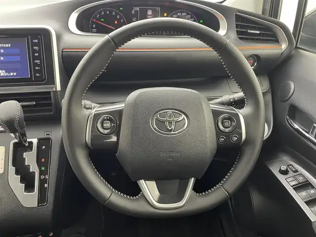 トヨタ シエンタ G クエロ 熊本県 2021(令3)年 4.8万km ブラックマイカ 純正7型SDナビNSZT-W68T(フルセグTV・CD・DVD・BT・SD)/前後ドライブレコーダー/両側パワースライドドア/ビルトインETC/バックモニター/トヨタセーフティーセンス/・プリクラッシュセーフティ/・レーンディパーチャーアラート/・オートハイビーム/・パーキングサポートブレーキ/・レーンキープアシスト/・先行車発進お知らせ機能/・インテリジェントクリアランスソナー/横滑り防止/アイドリングストップ/前席シートヒーター/ステアリングヒーター/社外フロアマット/純正１５インチAW/オートライト/LEDヘッドライト/フォグライト/スマートキー/プッシュスタート/スペアキー1本