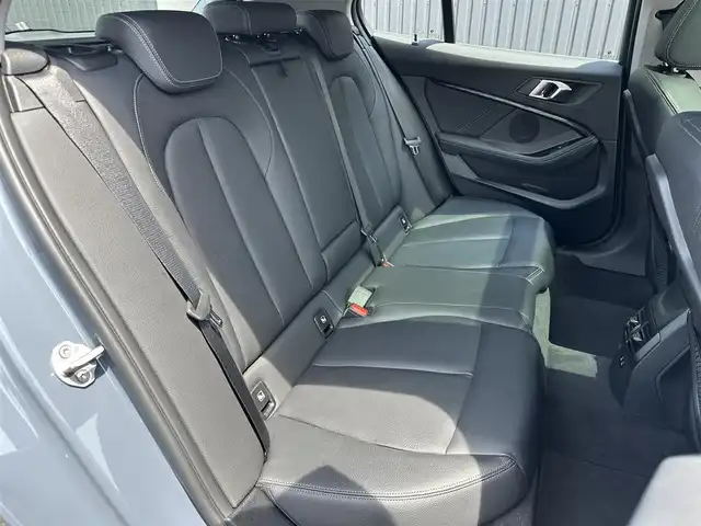 ＢＭＷ ＢＭＷ １１８ｄ プレイ エディションジョイ+ 福島県 2020(令2)年 3.9万km グレー 外装色：ストームベイ（C3N）/ワンオーナー/パノラマサンルーフ/黒革シート/パワーシート/シートヒーター /インテリジェントセーフティ/純正ナビ/バックカメラ/AppleCarPlay/コンフォートアクセス/ミラー一体型ETC/電動リアゲート/ワイヤレスチャージ/LEDヘッドライト/オートホールド /コーナーセンサー /レインセンサー /アンビエントライト /トノカバー/純正17インチAW/取扱説明書/保証書
