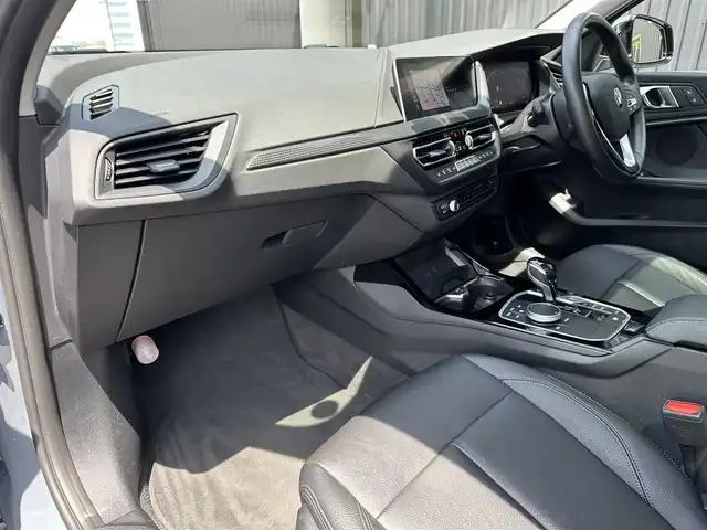 ＢＭＷ ＢＭＷ １１８ｄ プレイ エディションジョイ+ 福島県 2020(令2)年 3.9万km グレー 外装色：ストームベイ（C3N）/ワンオーナー/パノラマサンルーフ/黒革シート/パワーシート/シートヒーター /インテリジェントセーフティ/純正ナビ/バックカメラ/AppleCarPlay/コンフォートアクセス/ミラー一体型ETC/電動リアゲート/ワイヤレスチャージ/LEDヘッドライト/オートホールド /コーナーセンサー /レインセンサー /アンビエントライト /トノカバー/純正17インチAW/取扱説明書/保証書