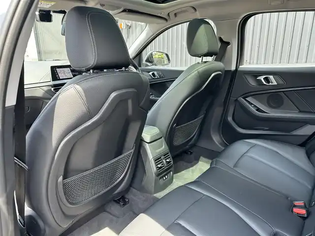 ＢＭＷ ＢＭＷ １１８ｄ プレイ エディションジョイ+ 福島県 2020(令2)年 3.9万km グレー 外装色：ストームベイ（C3N）/ワンオーナー/パノラマサンルーフ/黒革シート/パワーシート/シートヒーター /インテリジェントセーフティ/純正ナビ/バックカメラ/AppleCarPlay/コンフォートアクセス/ミラー一体型ETC/電動リアゲート/ワイヤレスチャージ/LEDヘッドライト/オートホールド /コーナーセンサー /レインセンサー /アンビエントライト /トノカバー/純正17インチAW/取扱説明書/保証書
