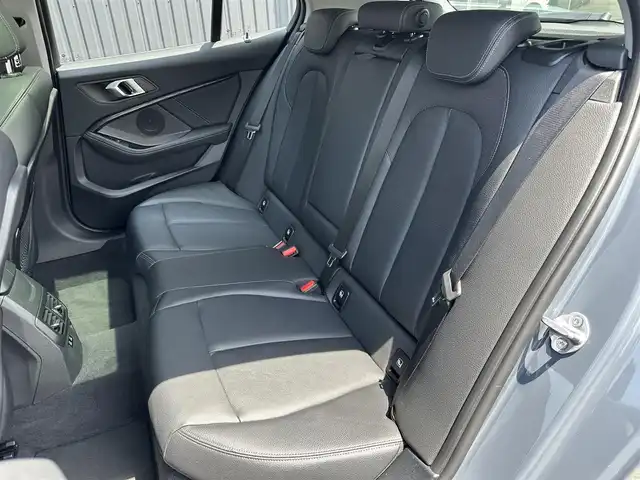 ＢＭＷ ＢＭＷ １１８ｄ プレイ エディションジョイ+ 福島県 2020(令2)年 3.9万km グレー 外装色：ストームベイ（C3N）/ワンオーナー/パノラマサンルーフ/黒革シート/パワーシート/シートヒーター /インテリジェントセーフティ/純正ナビ/バックカメラ/AppleCarPlay/コンフォートアクセス/ミラー一体型ETC/電動リアゲート/ワイヤレスチャージ/LEDヘッドライト/オートホールド /コーナーセンサー /レインセンサー /アンビエントライト /トノカバー/純正17インチAW/取扱説明書/保証書