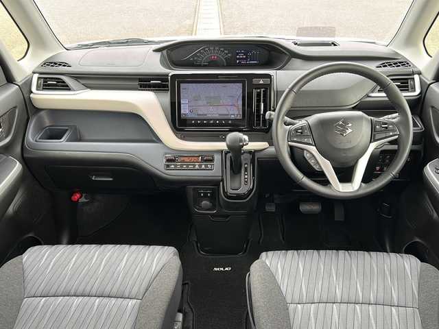 スズキ ソリオ HV MZ 新潟県 2022(令4)年 0.4万km ピュアホワイトP ワンオーナー/ヘッドアップディスプレイ/ハイブリット/純正ナビ/シートヒーター/クルーズコントロール追従あり/両側パワースライド/全方位カメラ/純正アルミホイール/コーナーセンサー/LEDヘッドライト/衝突軽減システム/スマートキー/プッシュスタート