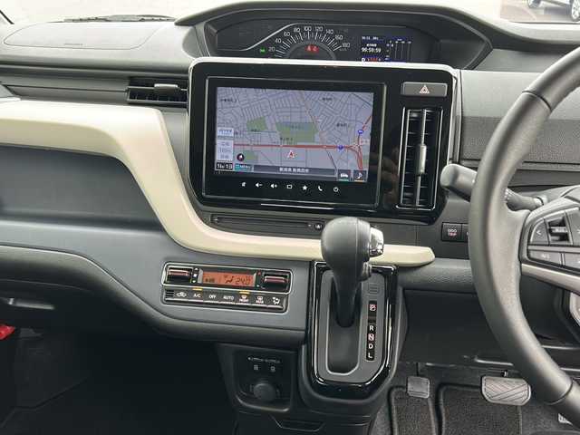 スズキ ソリオ HV MZ 新潟県 2022(令4)年 0.4万km ピュアホワイトP ワンオーナー/ヘッドアップディスプレイ/ハイブリット/純正ナビ/シートヒーター/クルーズコントロール追従あり/両側パワースライド/全方位カメラ/純正アルミホイール/コーナーセンサー/LEDヘッドライト/衝突軽減システム/スマートキー/プッシュスタート