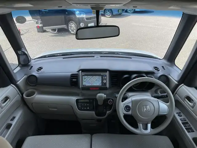 ホンダ Ｎ ＢＯＸ G Lパッケージ 道央・札幌 2012(平24)年 7.4万km プレミアムホワイトパール ４WD/純正ディーラーOPナビ/CD/DVD/SD/USB/ワンセグ/横滑り防止装置/ECONモード/片側パワースライドドア/ステアリングリモコン/プッシュスタート/スマートキー/ハロゲンヘッドライト/電動格納ミラー/ヒーテッドドアミラー/純正フロアマット/ドアバイザー