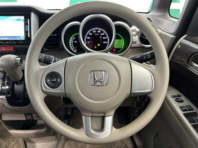 ホンダ Ｎ ＢＯＸ G Lパッケージ 鹿児島県 2014(平26)年 10.6万km プレミアムブロンズパール 純正ナビ（VXM-142VFi）/バックカメラ/片側パワースライドドア/フルセグTV/純正フロアマット/純正ホワイトホイール/アイドリングストップ/プッシュスタート/パワーステアリング/パワーウィンドウ/ステアリングリモコン/ハロゲンヘッドライト/運転席シートハイトアジャスター/電格ミラー