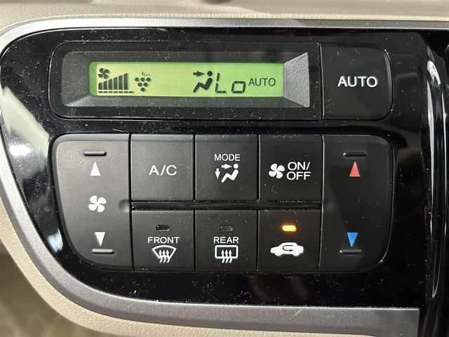 ホンダ Ｎ ＢＯＸ G Lパッケージ 鹿児島県 2014(平26)年 10.6万km プレミアムブロンズパール 純正ナビ（VXM-142VFi）/バックカメラ/片側パワースライドドア/フルセグTV/純正フロアマット/純正ホワイトホイール/アイドリングストップ/プッシュスタート/パワーステアリング/パワーウィンドウ/ステアリングリモコン/ハロゲンヘッドライト/運転席シートハイトアジャスター/電格ミラー