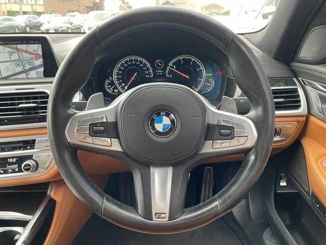 ＢＭＷ ７４０ｄ xDrive Mスポーツ 埼玉県 2018(平30)年 5.8万km サファイアブラックP 茶革シート/サンルーフ/ｈａｒｍａｎ／ｋａｒｄｏｎ/純正HDDナビ/３６０度カメラ/アクティブクルーズコントロール/ブラインドスポットモニター/マッサージ付きシート/全席シートヒータ―/エアサス/ドラレコ/ミラー一体型ETC