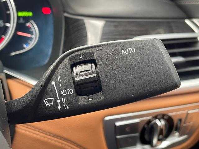ＢＭＷ ７４０ｄ xDrive Mスポーツ 埼玉県 2018(平30)年 5.8万km サファイアブラックP 茶革シート/サンルーフ/ｈａｒｍａｎ／ｋａｒｄｏｎ/純正HDDナビ/３６０度カメラ/アクティブクルーズコントロール/ブラインドスポットモニター/マッサージ付きシート/全席シートヒータ―/エアサス/ドラレコ/ミラー一体型ETC