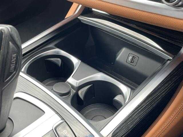 ＢＭＷ ７４０ｄ xDrive Mスポーツ 埼玉県 2018(平30)年 5.8万km サファイアブラックP 茶革シート/サンルーフ/ｈａｒｍａｎ／ｋａｒｄｏｎ/純正HDDナビ/３６０度カメラ/アクティブクルーズコントロール/ブラインドスポットモニター/マッサージ付きシート/全席シートヒータ―/エアサス/ドラレコ/ミラー一体型ETC