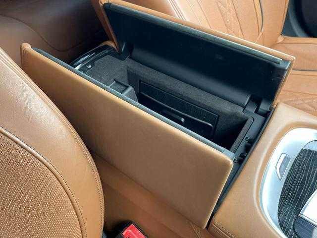 ＢＭＷ ７４０ｄ xDrive Mスポーツ 埼玉県 2018(平30)年 5.8万km サファイアブラックP 茶革シート/サンルーフ/ｈａｒｍａｎ／ｋａｒｄｏｎ/純正HDDナビ/３６０度カメラ/アクティブクルーズコントロール/ブラインドスポットモニター/マッサージ付きシート/全席シートヒータ―/エアサス/ドラレコ/ミラー一体型ETC