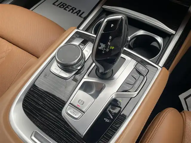 ＢＭＷ ７４０ｄ xDrive Mスポーツ 滋賀県 2018(平30)年 5.8万km サファイアブラックP 茶革シート/サンルーフ/ｈａｒｍａｎ／ｋａｒｄｏｎ/純正HDDナビ/３６０度カメラ/アクティブクルーズコントロール/ブラインドスポットモニター/マッサージ付きシート/全席シートヒータ―/エアサス/ドラレコ/ミラー一体型ETC