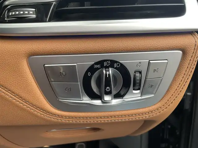 ＢＭＷ ７４０ｄ xDrive Mスポーツ 滋賀県 2018(平30)年 5.8万km サファイアブラックP 茶革シート/サンルーフ/ｈａｒｍａｎ／ｋａｒｄｏｎ/純正HDDナビ/３６０度カメラ/アクティブクルーズコントロール/ブラインドスポットモニター/マッサージ付きシート/全席シートヒータ―/エアサス/ドラレコ/ミラー一体型ETC