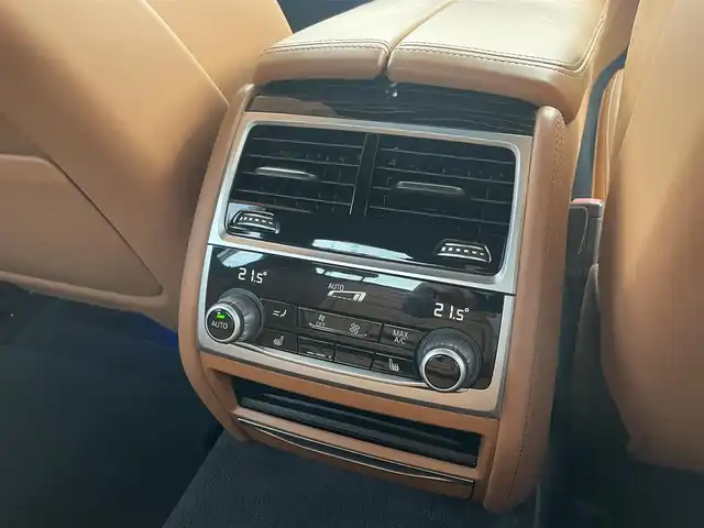 ＢＭＷ ７４０ｄ xDrive Mスポーツ 滋賀県 2018(平30)年 5.8万km サファイアブラックP 茶革シート/サンルーフ/ｈａｒｍａｎ／ｋａｒｄｏｎ/純正HDDナビ/３６０度カメラ/アクティブクルーズコントロール/ブラインドスポットモニター/マッサージ付きシート/全席シートヒータ―/エアサス/ドラレコ/ミラー一体型ETC
