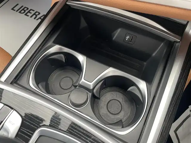 ＢＭＷ ７４０ｄ xDrive Mスポーツ 滋賀県 2018(平30)年 5.8万km サファイアブラックP 茶革シート/サンルーフ/ｈａｒｍａｎ／ｋａｒｄｏｎ/純正HDDナビ/３６０度カメラ/アクティブクルーズコントロール/ブラインドスポットモニター/マッサージ付きシート/全席シートヒータ―/エアサス/ドラレコ/ミラー一体型ETC