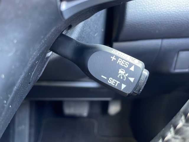 トヨタ ハリアー エレガンス 愛知県 2015(平27)年 3.2万km スパークリングブラックパールクリスタルシャイン 純正７インチSD（ナビあり）/レーダークルーズコントロール/CD DVD/Bluetooth/バックカメラ/コーナーセンサー/社外アルミホイール/LEDヘッドライト/オートライト/ドライブレコーダー/ステアリングスイッチ/スマートキー/プッシュスタート