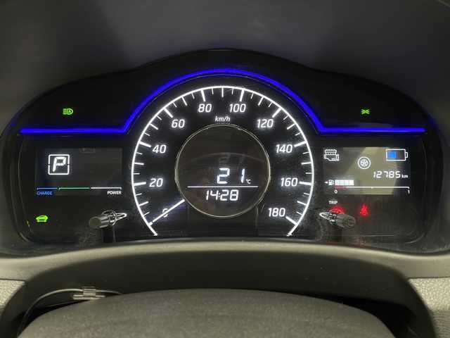 日産 ノート e－パワー メダリスト 宮崎県 2020(令2)年 1.3万km ブリリアントシルバー エマージェンシーブレーキ/インテリジェントルームミラー/車線逸脱警報/オートマチックハイビーム/クリアランスソナー/レーダークルーズコントロール/社外7インチSDナビ/アラウンドビューモニター/ハーフレザーシート/LEDヘッドライト/純正15インチAW