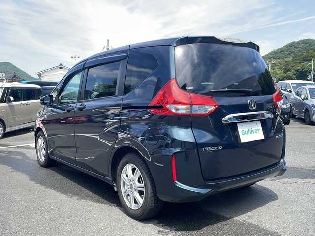 ホンダ フリード ハイブリット G ホンダセンシング 京都府 2018(平30)年 3.2万km フォレストグリーンパール 純正メモリナビ　Ｂｌｕｅｔｏｏｔｈオーディオ　フルセグ　ＤＶＤ再生　バックカメラ　両側パワースライドドア　アダプティブクルーズコントロール　レーンキープアシスト　ＬＥＤヘッドライト　前後ドラレコ