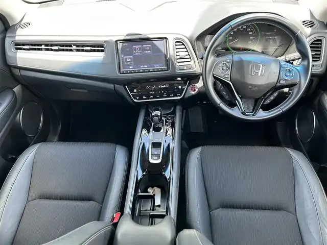 ホンダ ヴェゼル ハイブリッド Z ホンダセンシング 奈良県 2018(平30)年 5.3万km プラチナホワイトパール 純正ナビ(ワンセグTV/CD/DVD/AM・FM/BT/AUX/iPod/USB)/バックカメラ/ビルトインETC/前後ドラレコ/HondaSENSING/クルーズコントロール/パドルシフト/オートブレーキホールド/シートヒーター(D/N席)/ハーフレザーシート/LEDヘッドライト/純正17インチアルミホイール/純正フロアマット