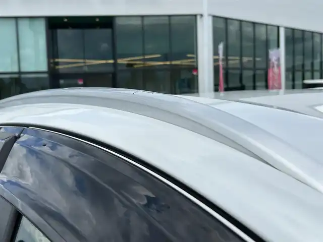 ホンダ ヴェゼル ハイブリッド Z ホンダセンシング 奈良県 2018(平30)年 5.3万km プラチナホワイトパール 純正ナビ(ワンセグTV/CD/DVD/AM・FM/BT/AUX/iPod/USB)/バックカメラ/ビルトインETC/前後ドラレコ/HondaSENSING/クルーズコントロール/パドルシフト/オートブレーキホールド/シートヒーター(D/N席)/ハーフレザーシート/LEDヘッドライト/純正17インチアルミホイール/純正フロアマット
