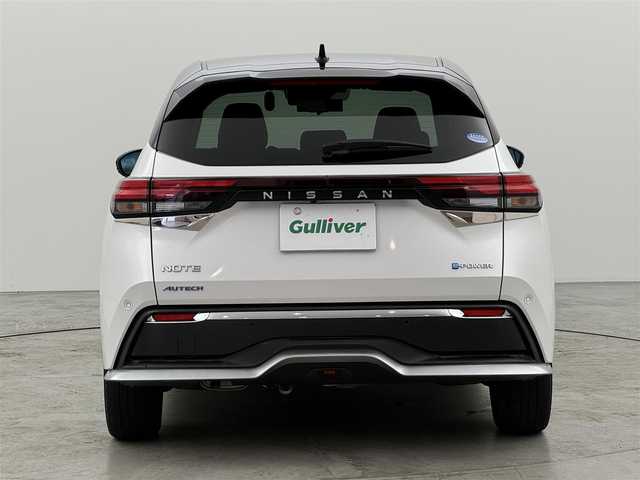 日産 ノート オーテック 福岡県 2021(令3)年 2.6万km ピュアホワイトパール / スーパーブラック 2トーン 純正９型ナビ　/フルセグTV/アラウンドビューモニター　/ＥＴＣ　/前方ドライブレコーダー　/インテリジェントルームミラー　/置くだけ充電　/プロパイロット　/コーナーセンサー　/エマージェンシーブレーキ　/レーンキープ　/ＢＳＭ　/シートヒーター　/ハーフレザーシート　/ステアリングヒーター　/純正16インチアルミホイール