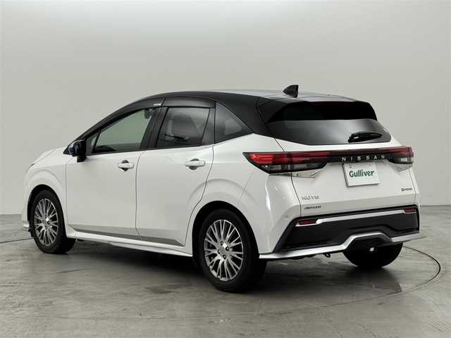 日産 ノート オーテック 福岡県 2021(令3)年 2.6万km ピュアホワイトパール / スーパーブラック 2トーン 純正９型ナビ　/フルセグTV/アラウンドビューモニター　/ＥＴＣ　/前方ドライブレコーダー　/インテリジェントルームミラー　/置くだけ充電　/プロパイロット　/コーナーセンサー　/エマージェンシーブレーキ　/レーンキープ　/ＢＳＭ　/シートヒーター　/ハーフレザーシート　/ステアリングヒーター　/純正16インチアルミホイール
