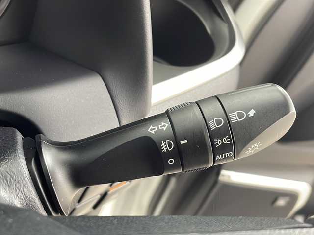 トヨタ ヴェルファイア Z 鹿児島県 2016(平28)年 5.8万km ホワイトパールクリスタルシャイン メーカーOPナビ/(BT/CD/DVD/AM/FM/フルセグTV)/純正フリップダウンモニター/電動パーキングブレーキ/オートホールド/バックカメラ/MTモード付AT/純正ビルトインETC/社外前方のみドライブレコーダー/両側パワースライドドア/純正18インチアルミホイール/前後コーナーセンサー/革巻きウッドステアリング/ステアリングスイッチ/純正ドアバイザー/フロントフォグライト/スペアキー