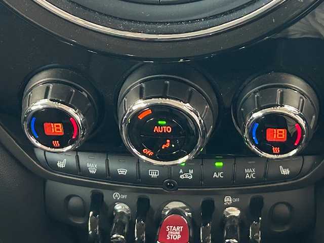 ＭＩＮＩ ミニ クロスオーバー クーパー D オール4 宮城県 2019(令1)年 4.5万km メルティングシルバーM 4WD/ターボ/純正ナビ/バックカメラ/Bluetooth/インテリジェントセーフティ/アクティブクルーズコントロール/レーンディパーチャーウォーニング機能/パークディスタンスコントロール/後方コーナーセンサー/オートマチックハイビーム/MTモード付きAT/シートヒーター/LEDヘッドライト/フォグランプ/オートライト/純正アルミホイール/純正ETC/ルーフレール/アンチロック・ブレーキ・システム/横滑り防止装置