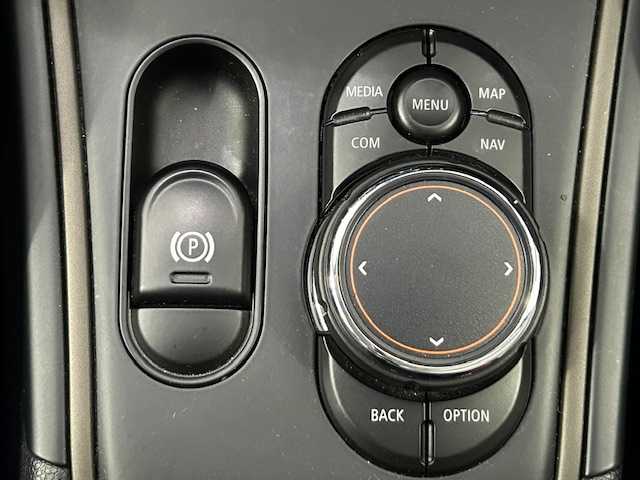 ＭＩＮＩ ミニ クロスオーバー クーパー D オール4 宮城県 2019(令1)年 4.5万km メルティングシルバーM 4WD/ターボ/純正ナビ/バックカメラ/Bluetooth/インテリジェントセーフティ/アクティブクルーズコントロール/レーンディパーチャーウォーニング機能/パークディスタンスコントロール/後方コーナーセンサー/オートマチックハイビーム/MTモード付きAT/シートヒーター/LEDヘッドライト/フォグランプ/オートライト/純正アルミホイール/純正ETC/ルーフレール/アンチロック・ブレーキ・システム/横滑り防止装置