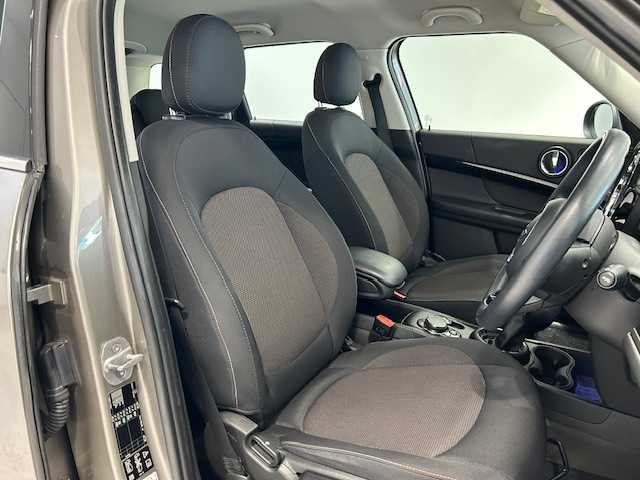 ＭＩＮＩ ミニ クロスオーバー クーパー D オール4 宮城県 2019(令1)年 4.5万km メルティングシルバーM 4WD/ターボ/純正ナビ/バックカメラ/Bluetooth/インテリジェントセーフティ/アクティブクルーズコントロール/レーンディパーチャーウォーニング機能/パークディスタンスコントロール/後方コーナーセンサー/オートマチックハイビーム/MTモード付きAT/シートヒーター/LEDヘッドライト/フォグランプ/オートライト/純正アルミホイール/純正ETC/ルーフレール/アンチロック・ブレーキ・システム/横滑り防止装置