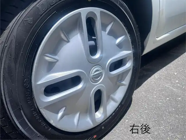 日産 キューブ 15X ロルブーセレクション 三重県 2013(平25)年 4万km ブリリアントホワイトパール 純正ナビ（CD/TV/SD/AM/FM/AUX）/バックカメラ/プッシュスタート/純正フロアマット/純正ドアバイザー/アイドリングストップ/電動格納ミラー/バニティミラー/ヘッドライトレベライザー/チェック柄ブルースエード調クロスシート/革巻きステアリングホイール/メッキインサイドドアハンドル/スペアタイヤ/インテリジェントキー/プッシュスタート/スペアキー