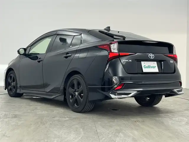 トヨタ プリウス S ツーリングセレ ブラックED 愛知県 2022(令4)年 3万km プレシャスブラックパール モデリスタ/（フロント/リア/サイド）/TSS/　・プリクラッシュセーフティ/　・レーントレーシングアシスト〈LTA〉/　・レーダークルーズコントロール（全車速追従機能付）/　・オートマチックハイビーム〈AHB〉/　・ロードサインアシスト/ブラインドスポットモニター/純正ナビ/　（Bluetooth/フルセグTV/CD/DVD）/全方位カメラ/合皮シート/合成皮革巻きステアリング/シートヒーター/コーナーセンサー/ETC/ドライブレコーダー/AC100V/テレビキャンセラー/純正フロアマット/純正17インチ/オートライト/純正LEDライト/スマートキー/ドアバイザー/トノカバー